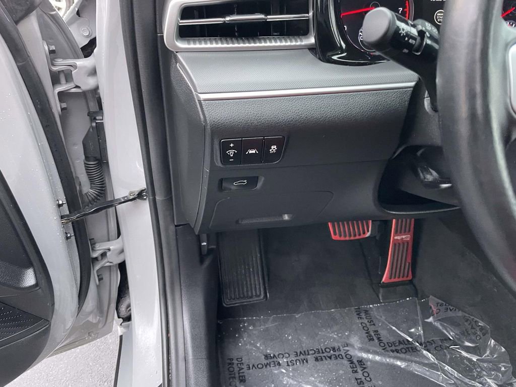 Used 2023 Kia K5 GT-Line image 32