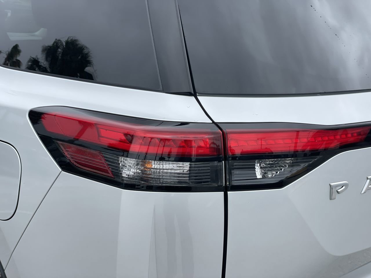 Used 2025 Nissan Pathfinder SV image 7