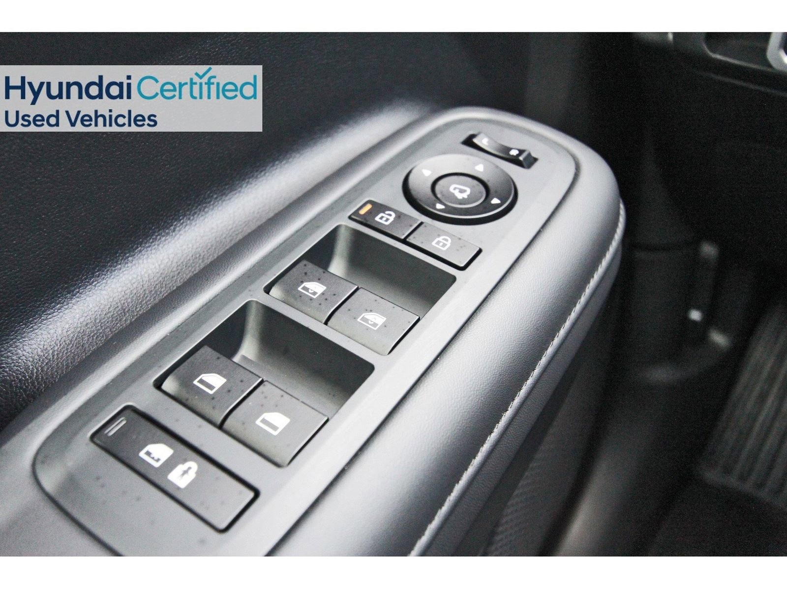 Used 2025 Hyundai Santa Fe Limited image 25