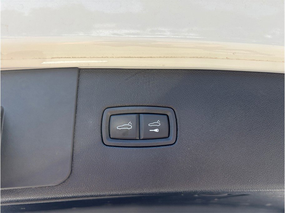 Used 2021 Porsche Cayenne GTS w/ Premium Package image 55