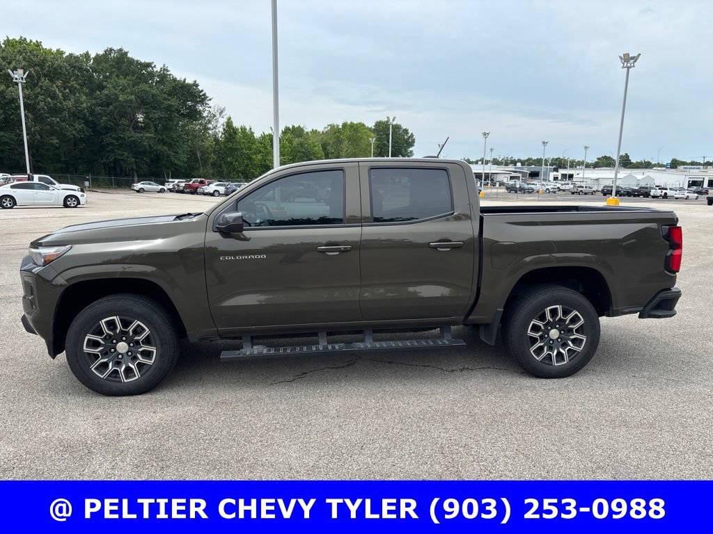 Used 2024 Chevrolet Colorado LT w/ LT Convenience Package III RWD image 4