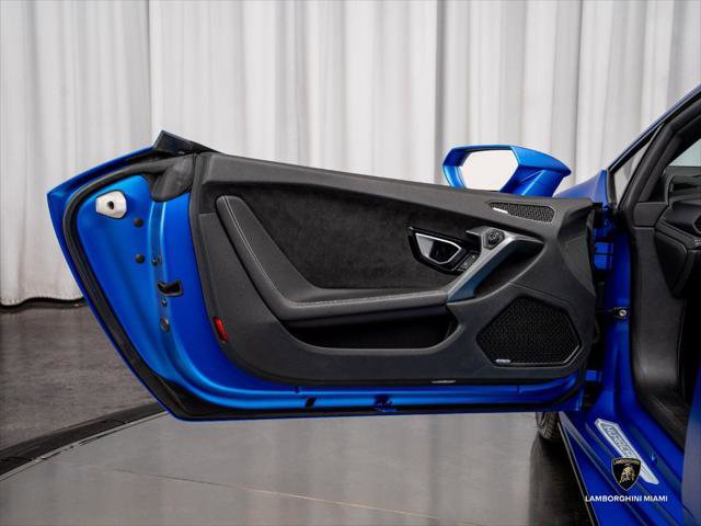 Used 2023 Lamborghini Huracan EVO RWD image 24