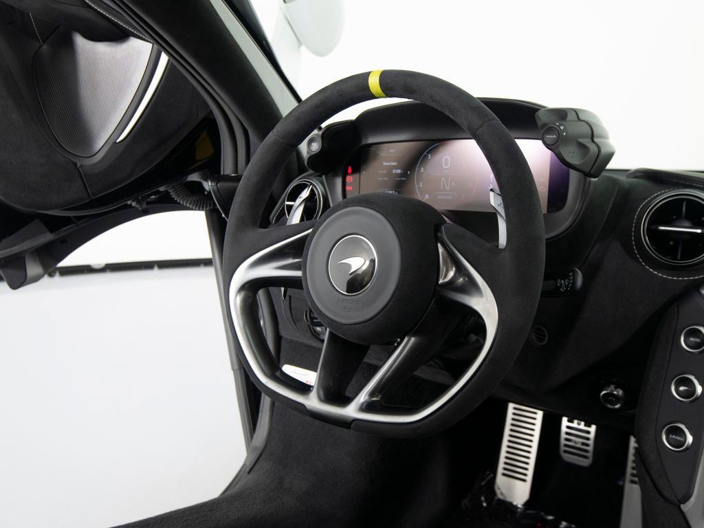 Used 2024 McLaren 750S Spider image 30