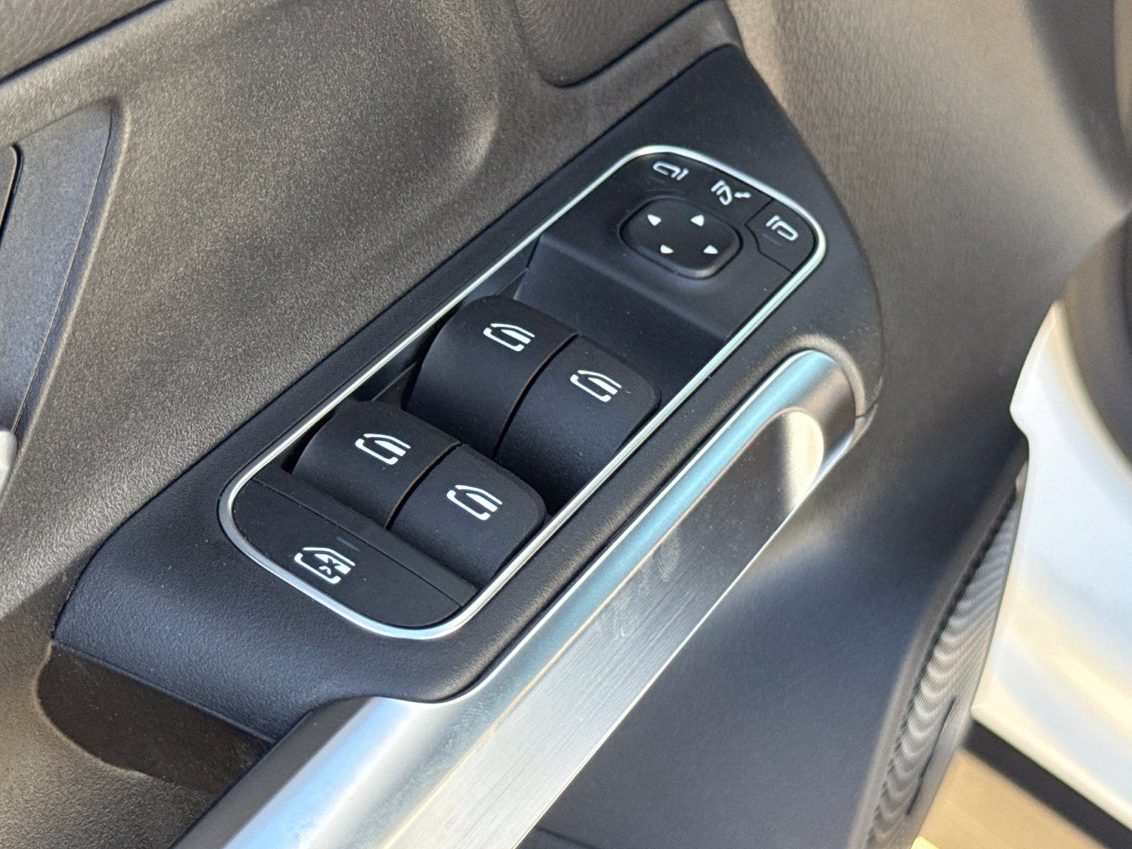 New 2026 Mercedes-Benz GLB 250 4MATIC image 17