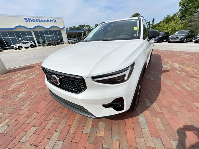 Used 2026 Volvo XC40 B5 Plus AWD/4WD image 25