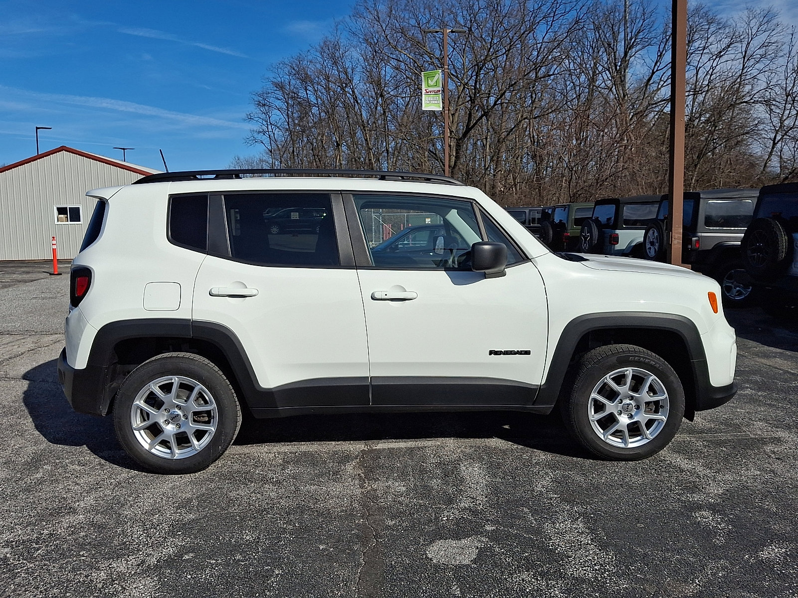 Used 2022 Jeep Renegade Latitude image 9