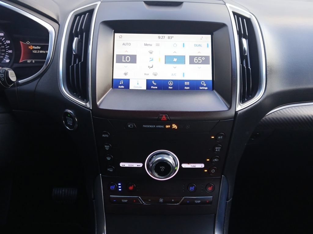Used 2020 Ford Edge Titanium w/ Equipment Group 301A FWD image 4