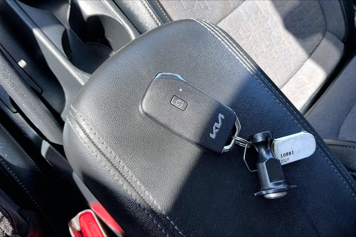 Used 2024 Kia Seltos S FWD image 31