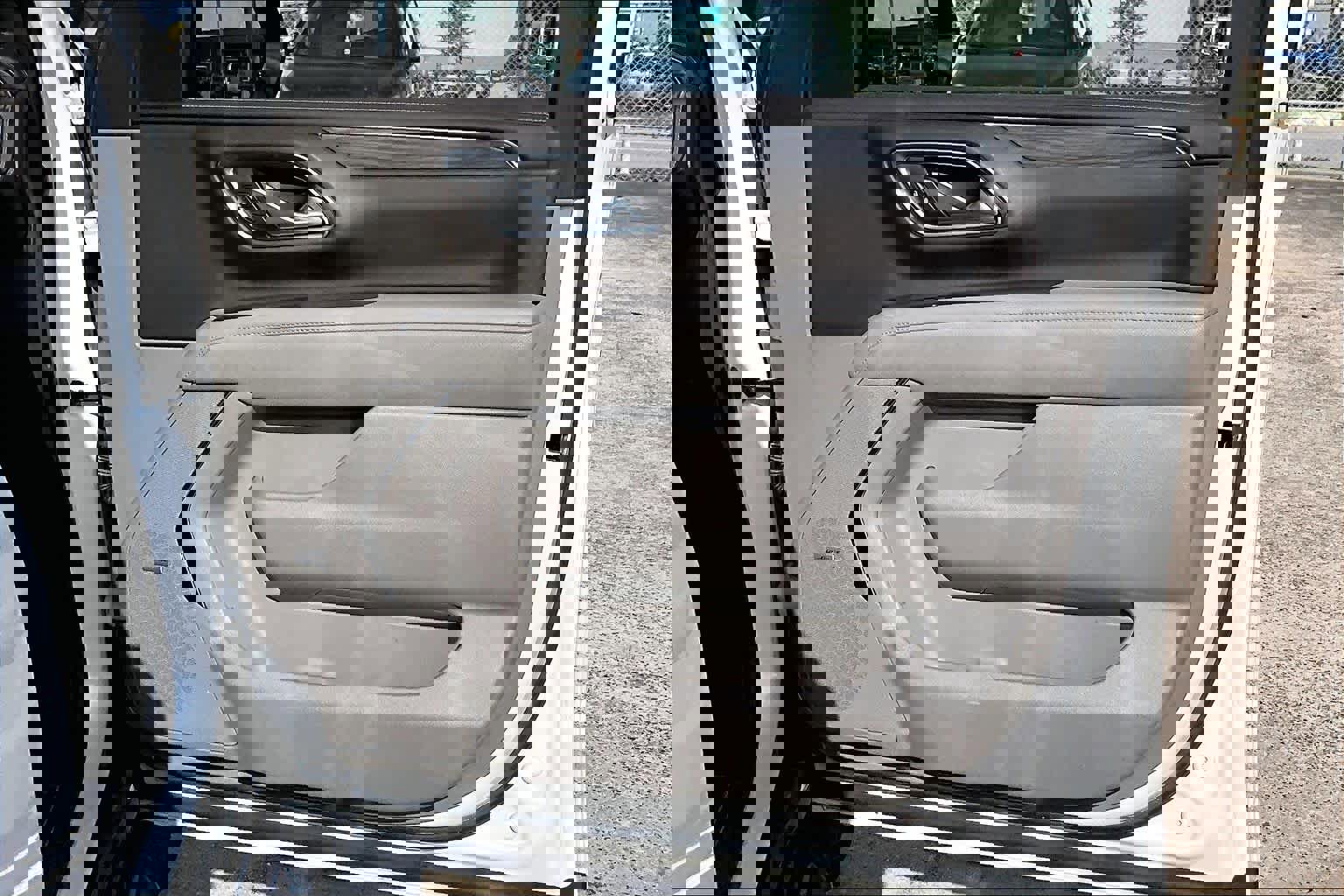 Used 2022 GMC Yukon SLT w/ SLT Premium Package image 23