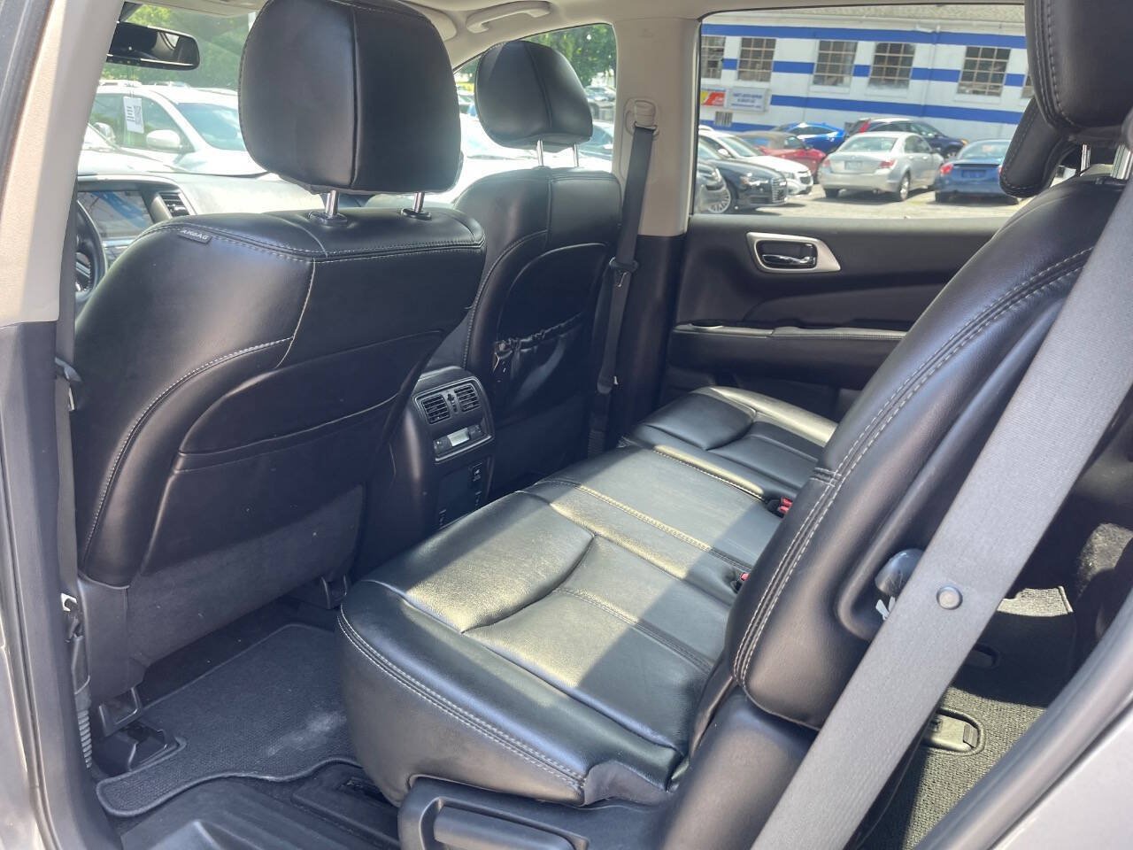 Used 2017 Nissan Pathfinder SL w/ SL Premium Package AWD/4WD image 21