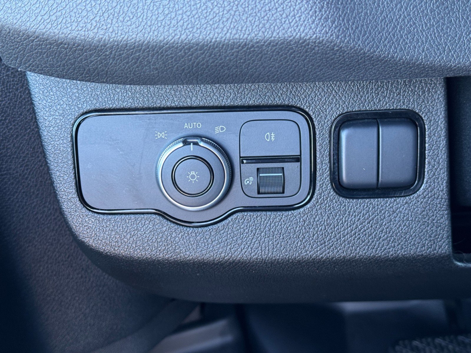 Used 2023 Mercedes-Benz Sprinter 3500 w/ Acoustic Package image 17
