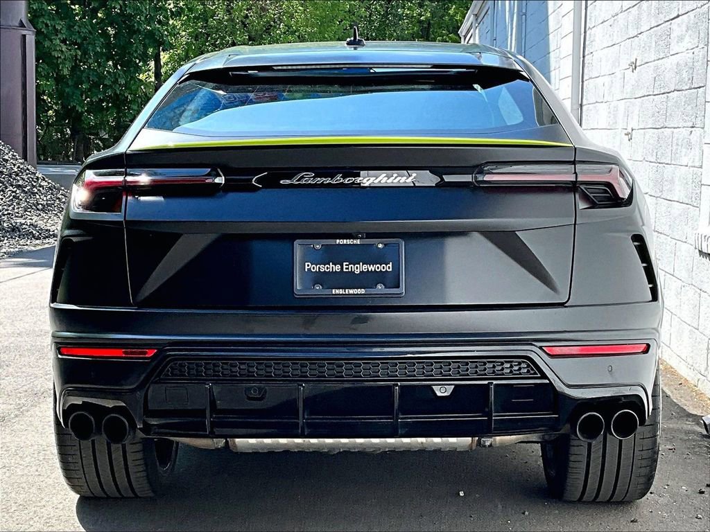 Used 2022 Lamborghini Urus AWD/4WD image 9