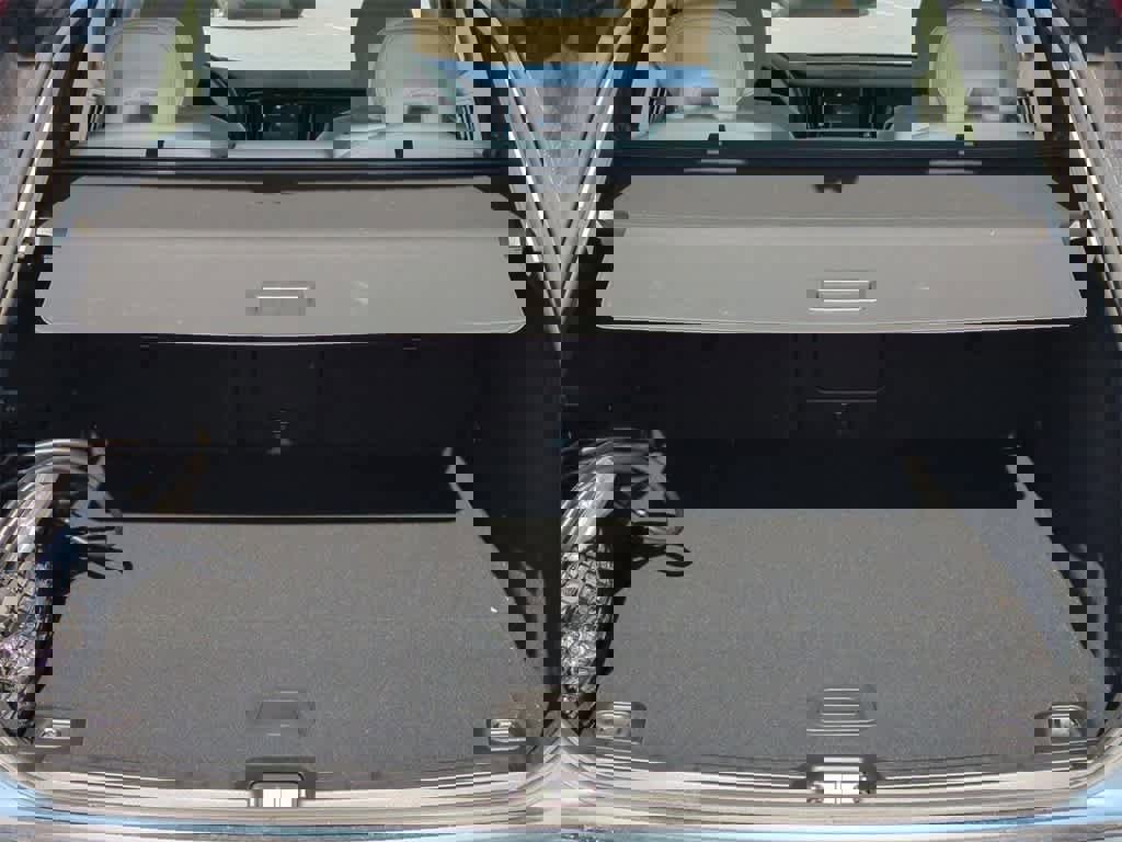 Used 2025 Volvo XC60 T8 Core w/ Protection Package Premier image 33