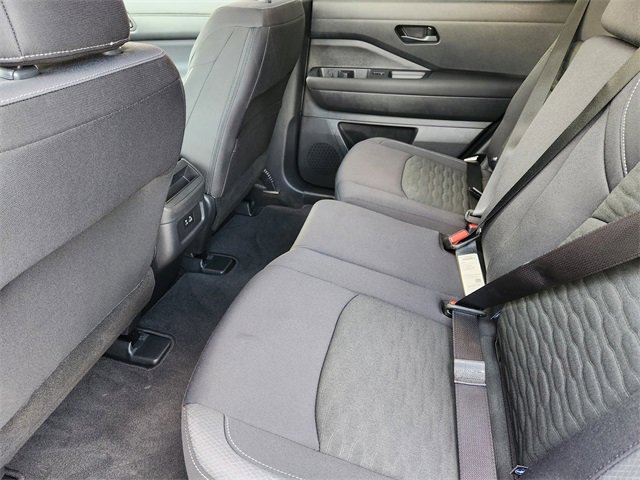 Used 2025 Nissan Pathfinder S FWD image 29