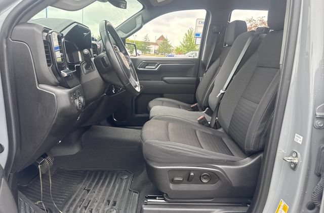 Used 2024 Chevrolet Silverado 1500 LT AWD/4WD image 6