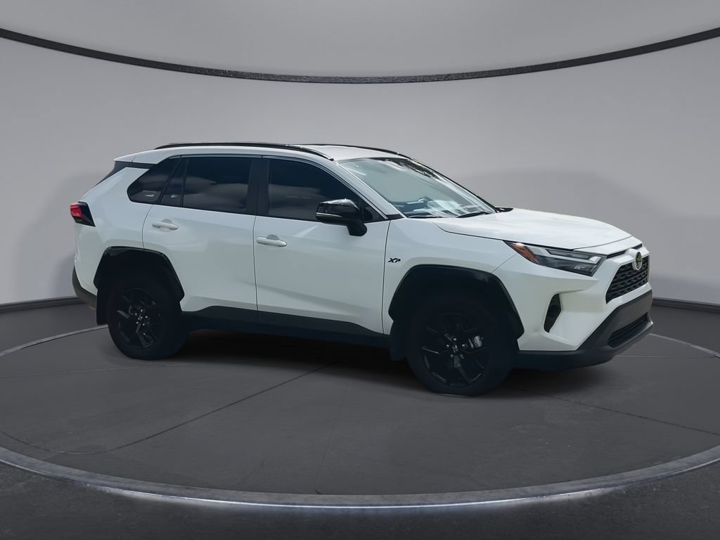 Used 2025 Toyota RAV4 XLE FWD image 2
