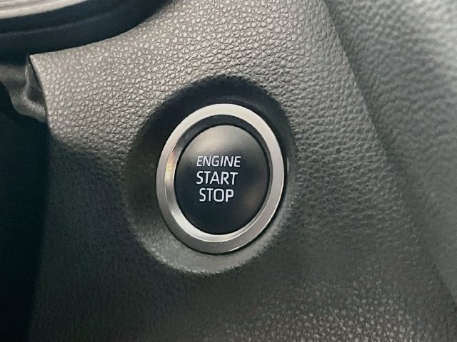 Used 2024 Toyota Corolla SE w/ SE Premium Package FWD image 19