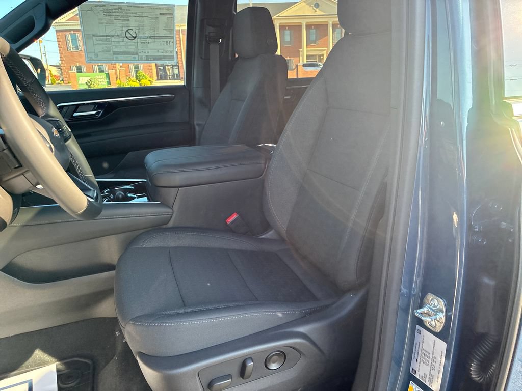 New 2026 Chevrolet Suburban LS w/ Max Trailering Package AWD/4WD image 10