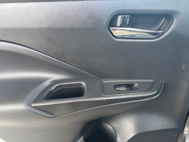 Used 2025 Nissan Versa SV FWD image 6