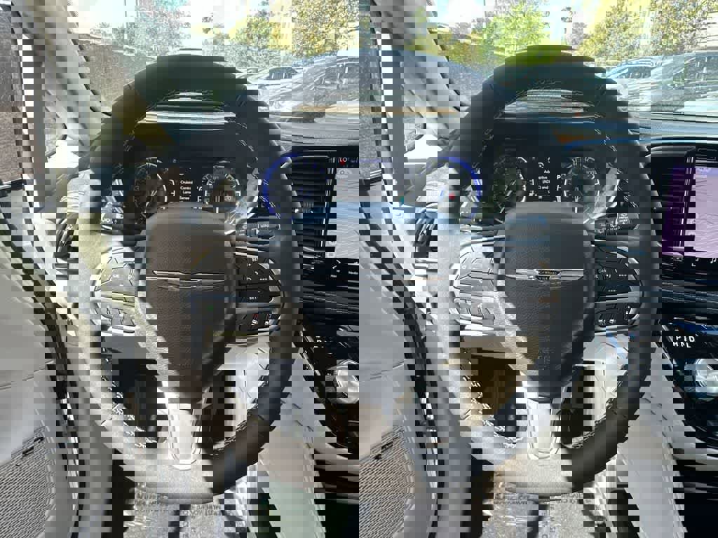 Used 2022 Chrysler Pacifica Limited image 15