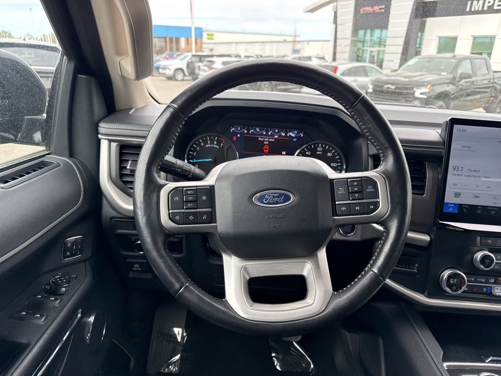 Used 2024 Ford Expedition Max XLT image 16