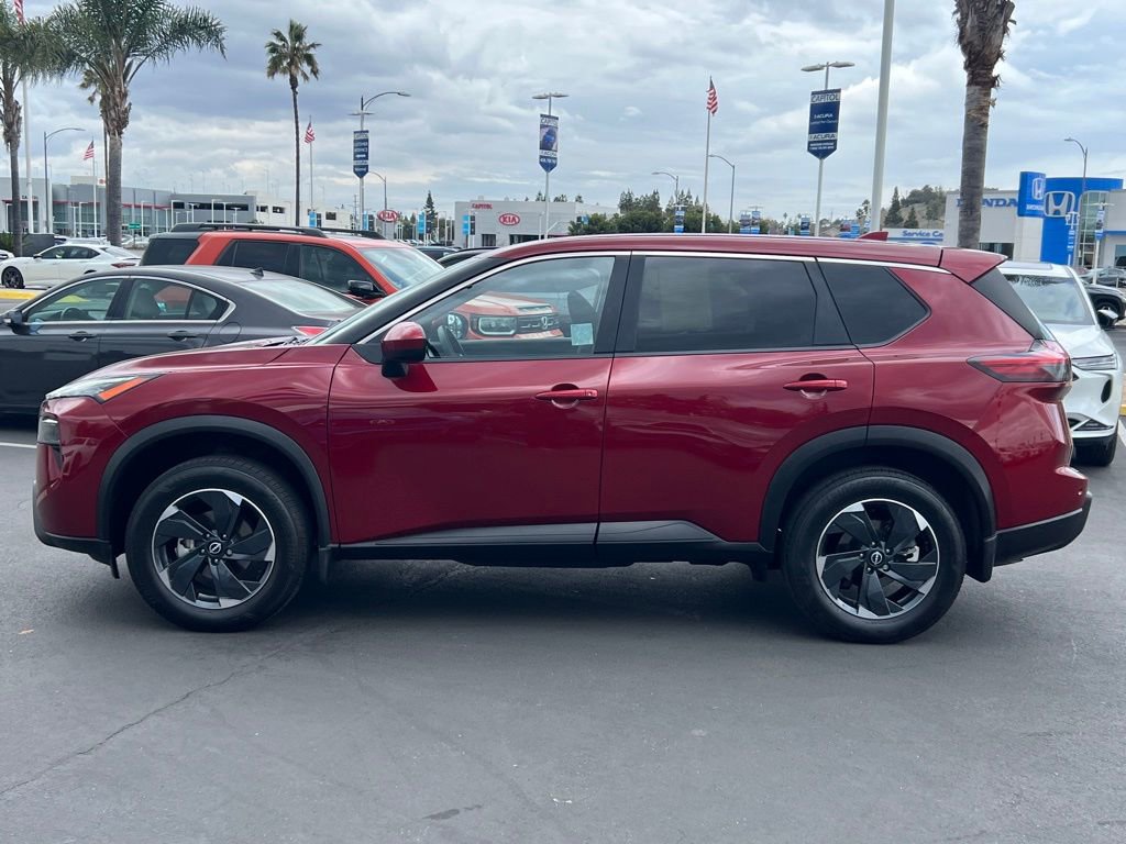 Used 2024 Nissan Rogue SV image 7