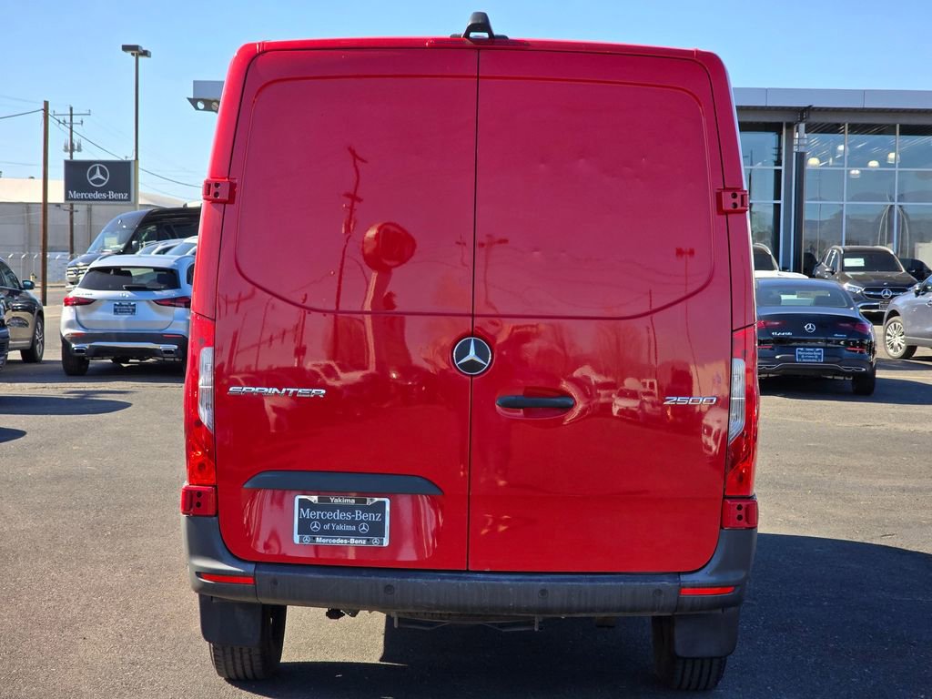 Used 2022 Mercedes-Benz Sprinter 2500 image 4