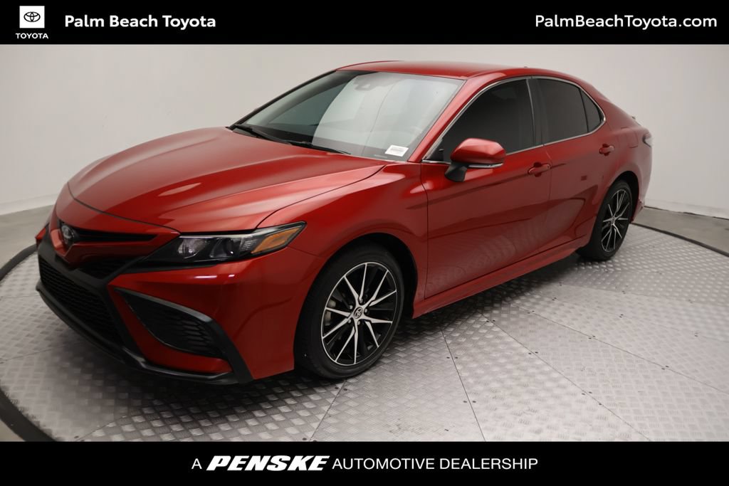 Certified 2024 Toyota Camry SE FWD image 1