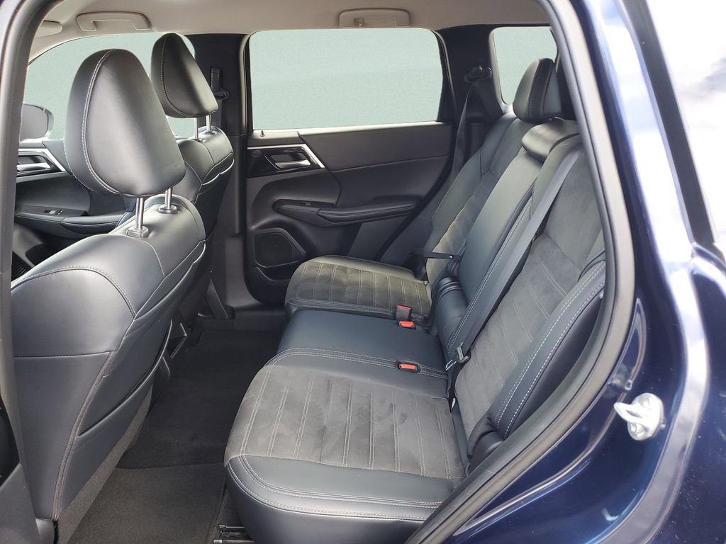 Used 2024 Mitsubishi Outlander SE image 18