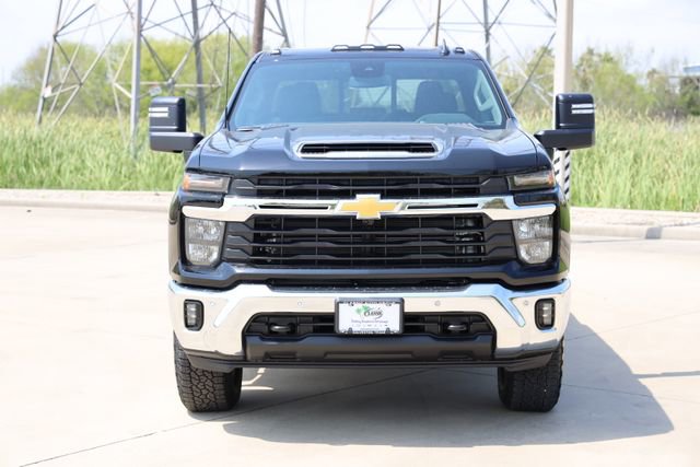 New 2026 Chevrolet Silverado 2500 LT w/ Texas Edition AWD/4WD video 2