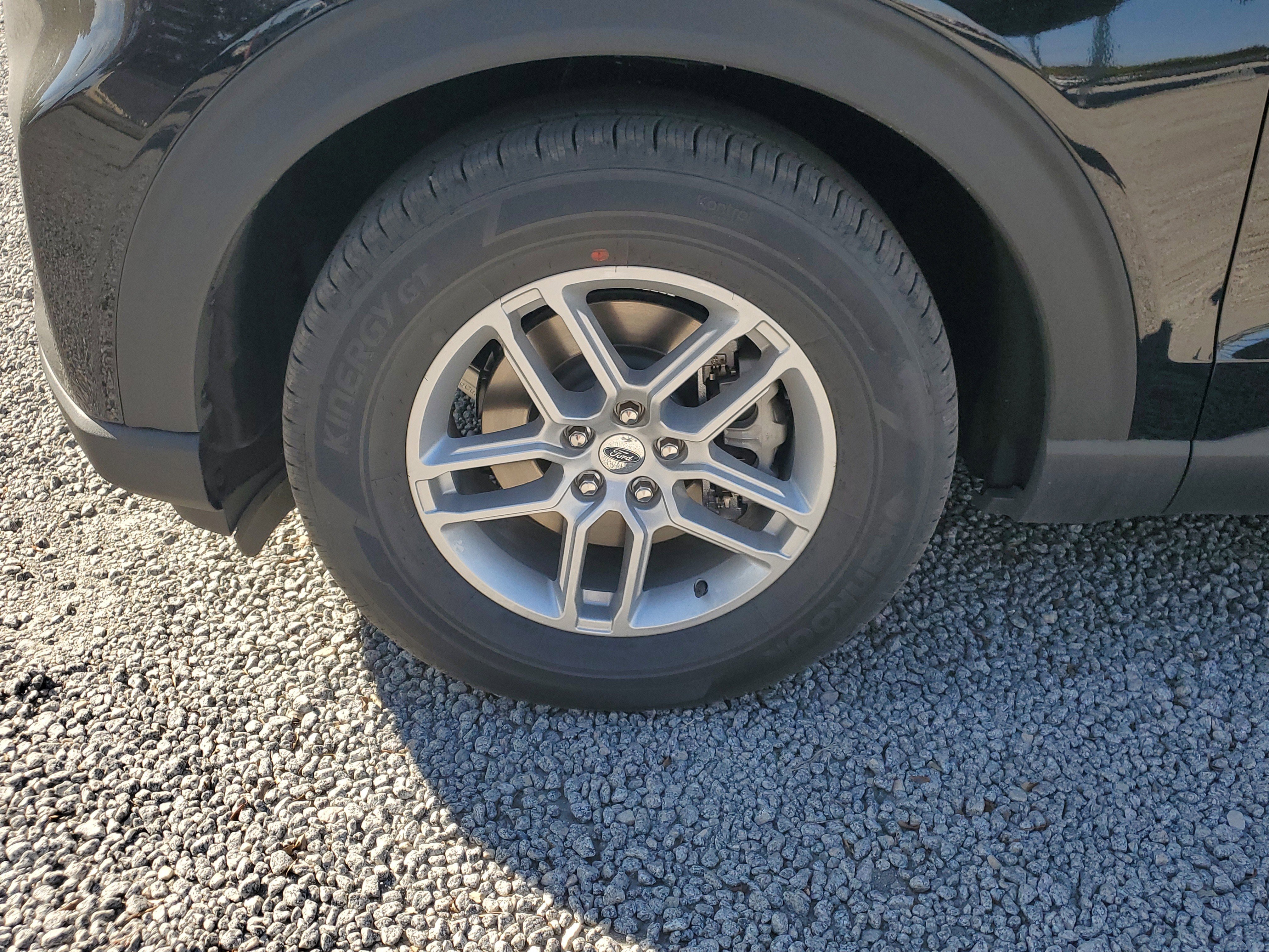 New 2026 Ford Explorer Active image 5