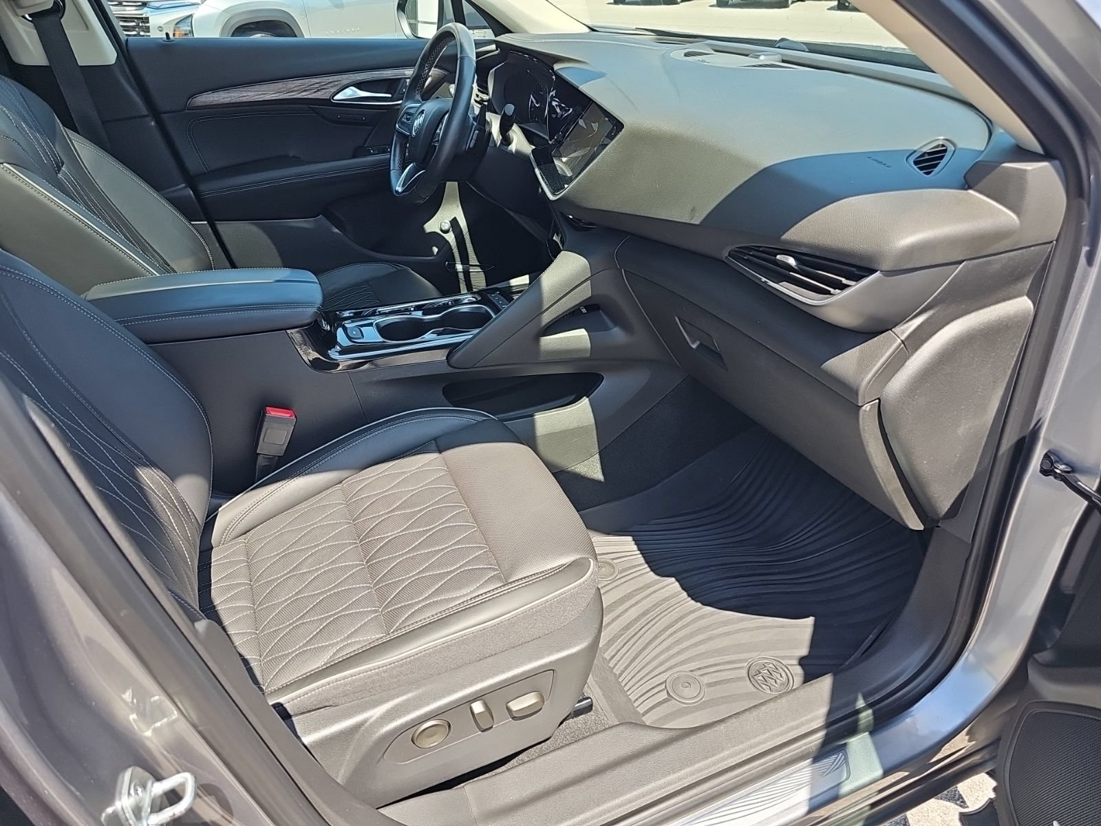 Used 2021 Buick Envision Avenir AWD/4WD image 36