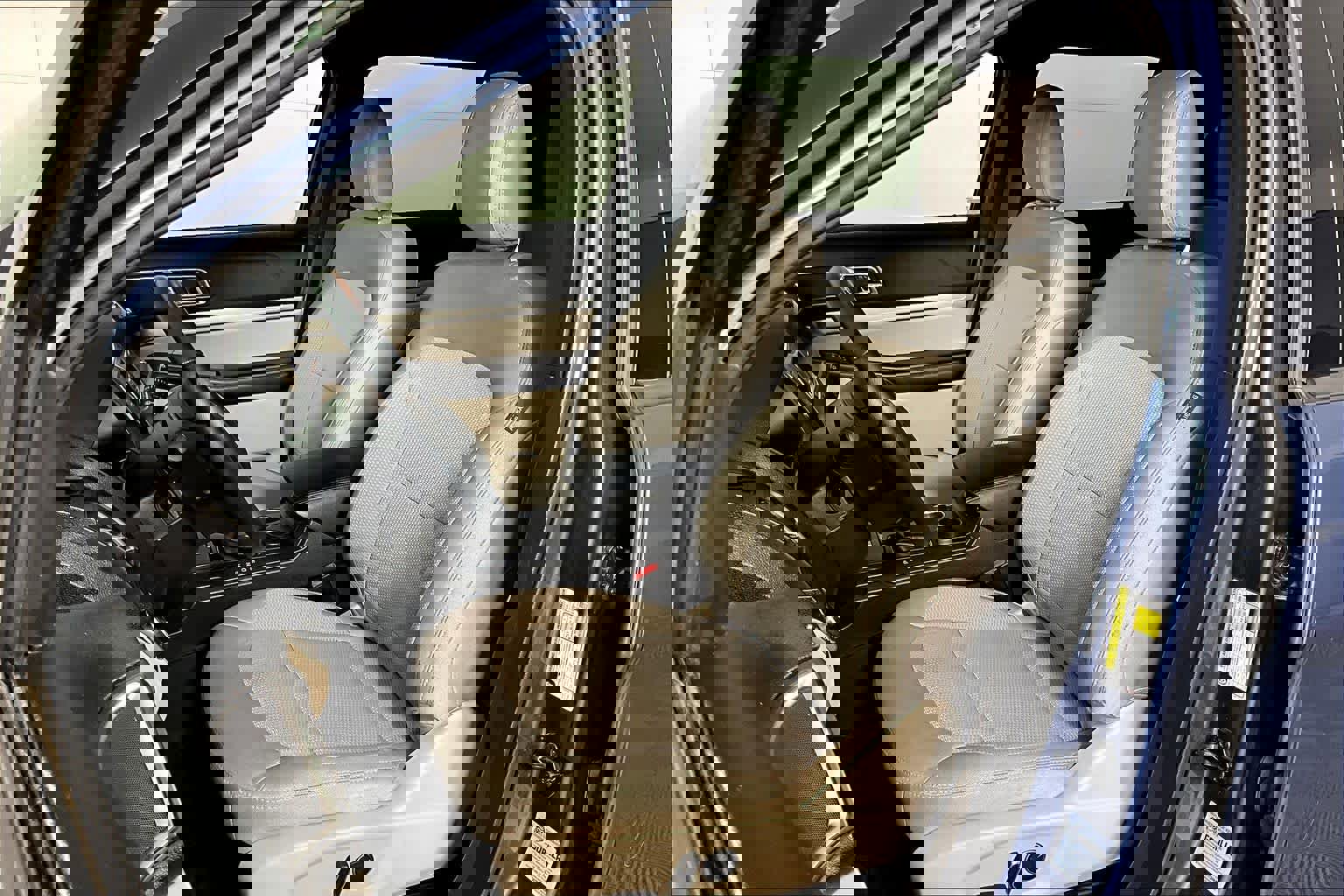 Used 2018 Ford Explorer XLT image 8