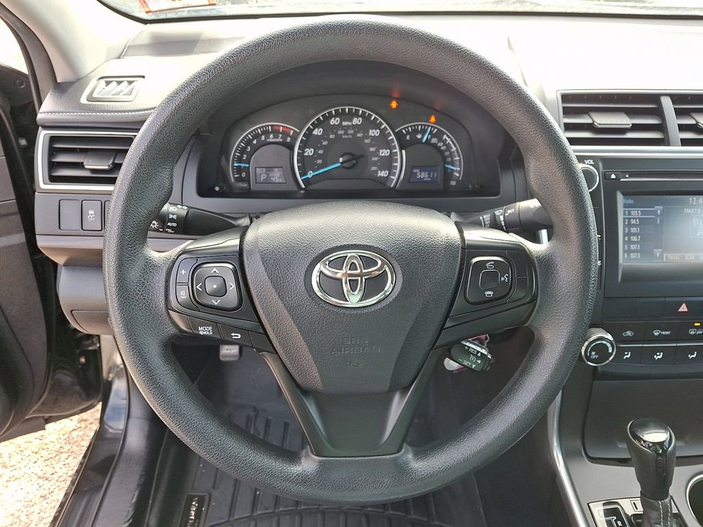 Used 2015 Toyota Camry LE image 19