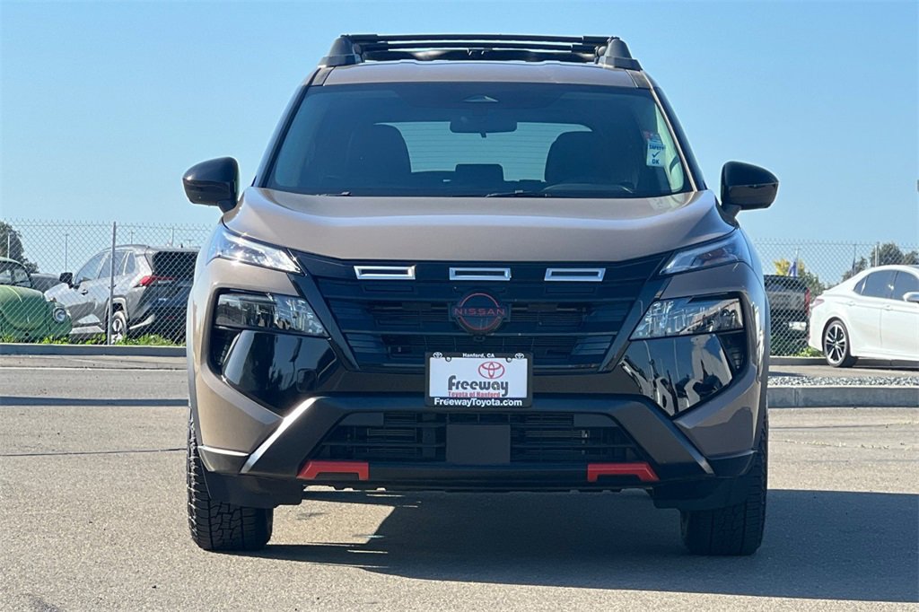 Used 2025 Nissan Rogue SV image 11