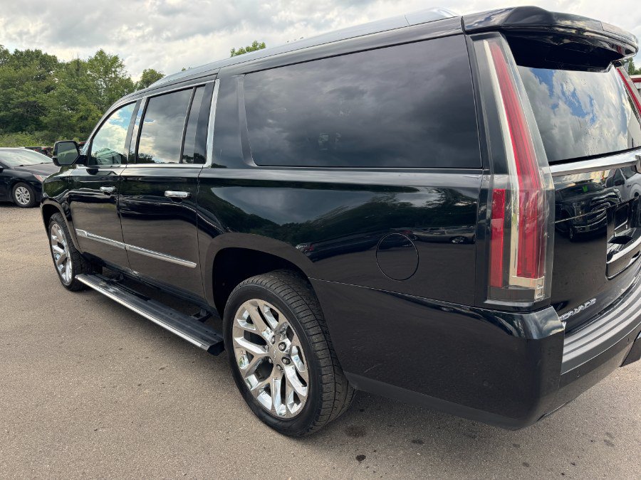 Used 2017 Cadillac Escalade ESV Platinum AWD/4WD image 10