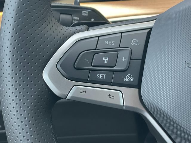 New 2026 Volkswagen Tiguan SEL R-Line AWD/4WD image 9