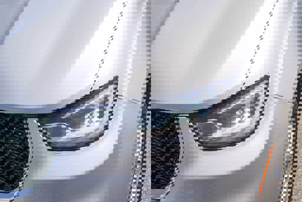 Used 2023 Chrysler Pacifica Touring-L image 5