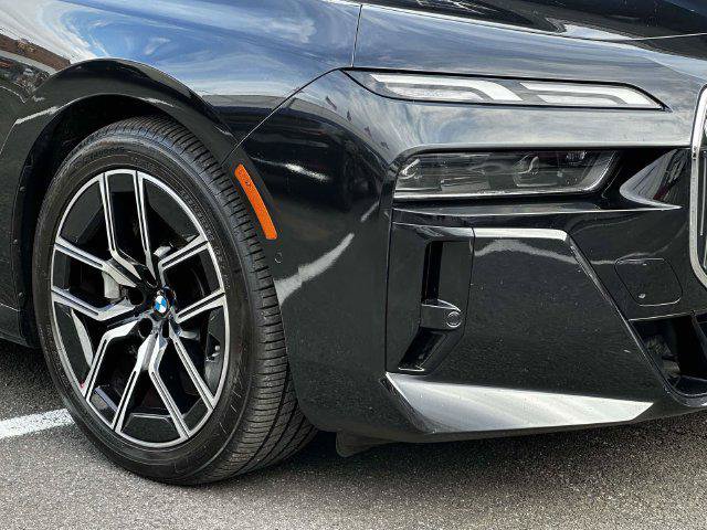 Used 2023 BMW 760i xDrive AWD/4WD image 10