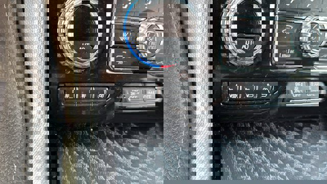 Used 2024 GMC Yukon Denali image 21