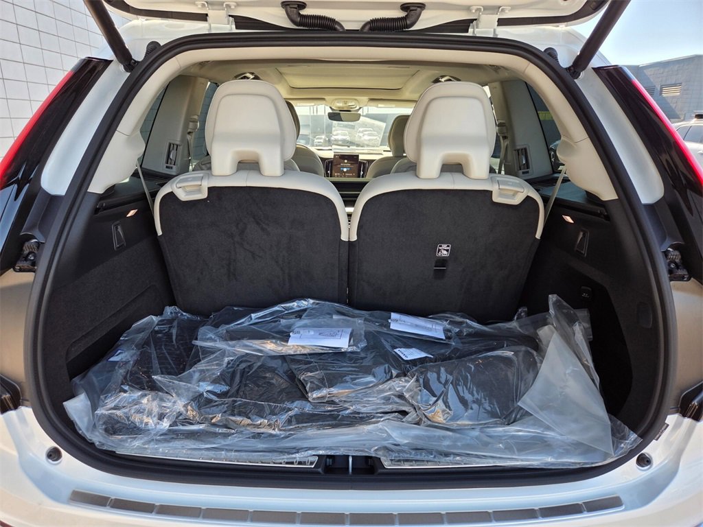 New 2026 Volvo XC90 B6 Ultra w/ Protection Package image 16