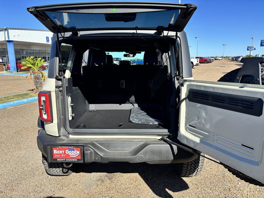 New 2025 Ford Bronco Outer Banks w/ Sasquatch Package image 23