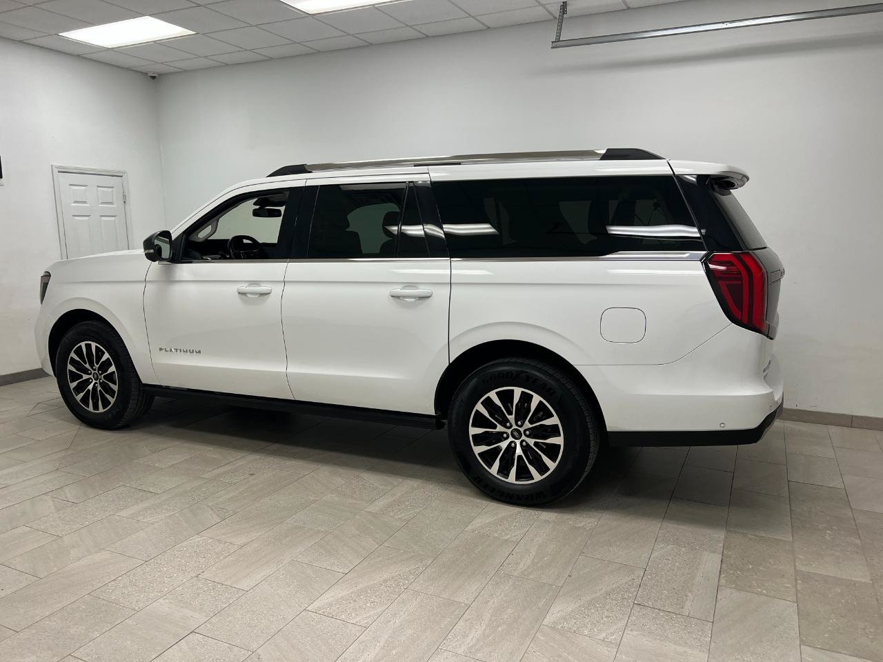 Used 2025 Ford Expedition Max Platinum AWD/4WD image 5