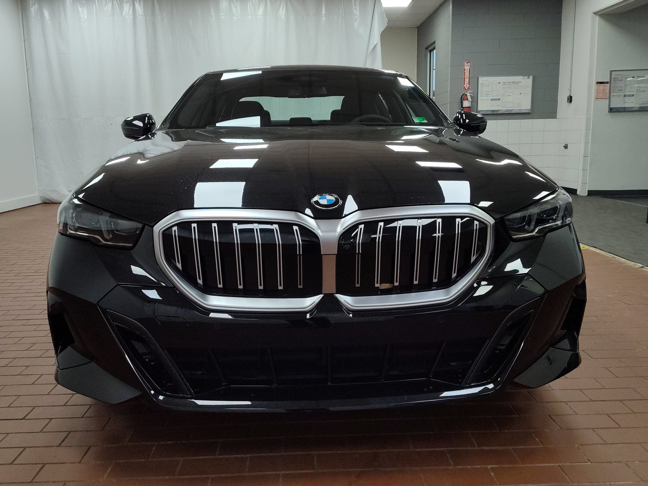 Used 2026 BMW 530i xDrive w/ Executive Package AWD/4WD image 5