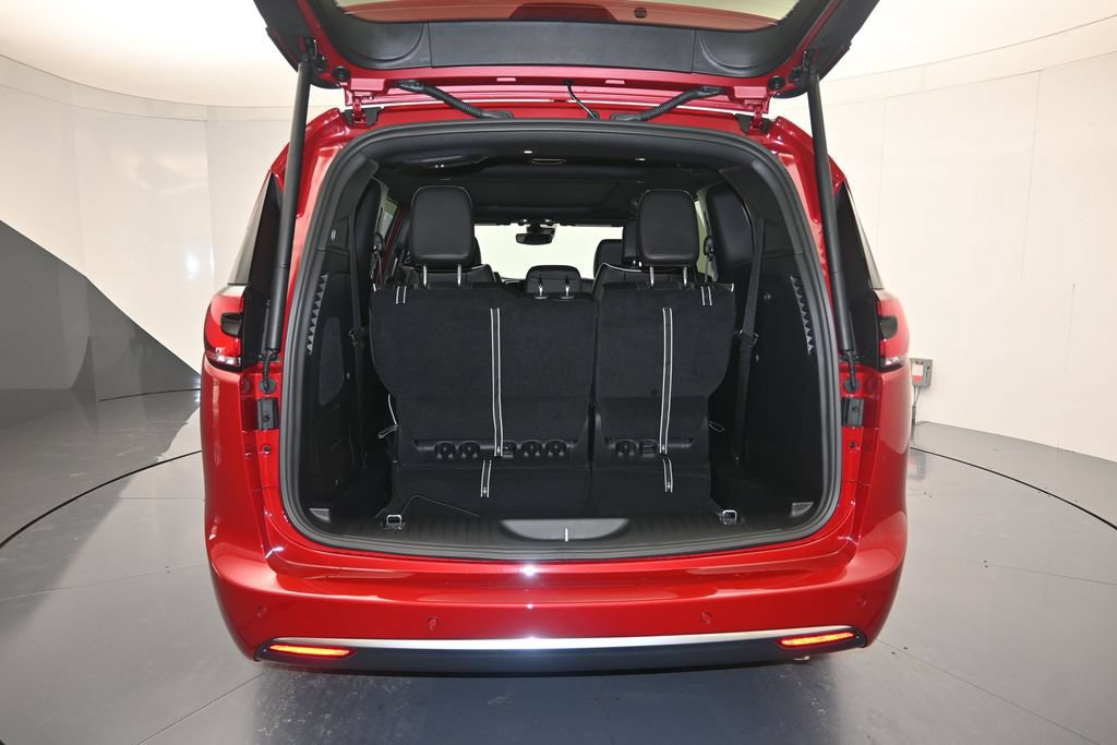 New 2027 Chrysler Pacifica Limited w/ Family Tech Group FWD image 27