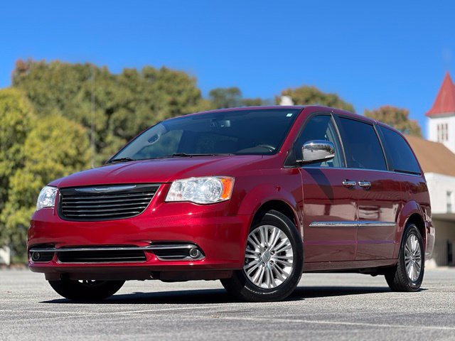 Used 2015 Chrysler Town & Country Touring-L w/ Driver Convenience Group FWD image 1