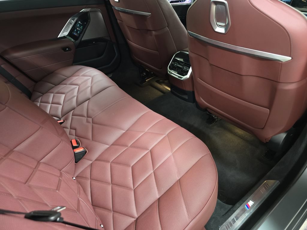 Used 2026 BMW 740i RWD image 16