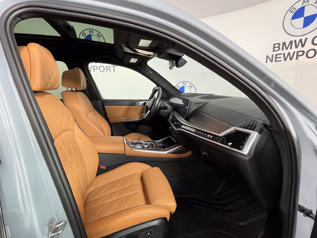 Used 2024 BMW X7 xDrive40i w/ M Sport Package AWD/4WD image 22