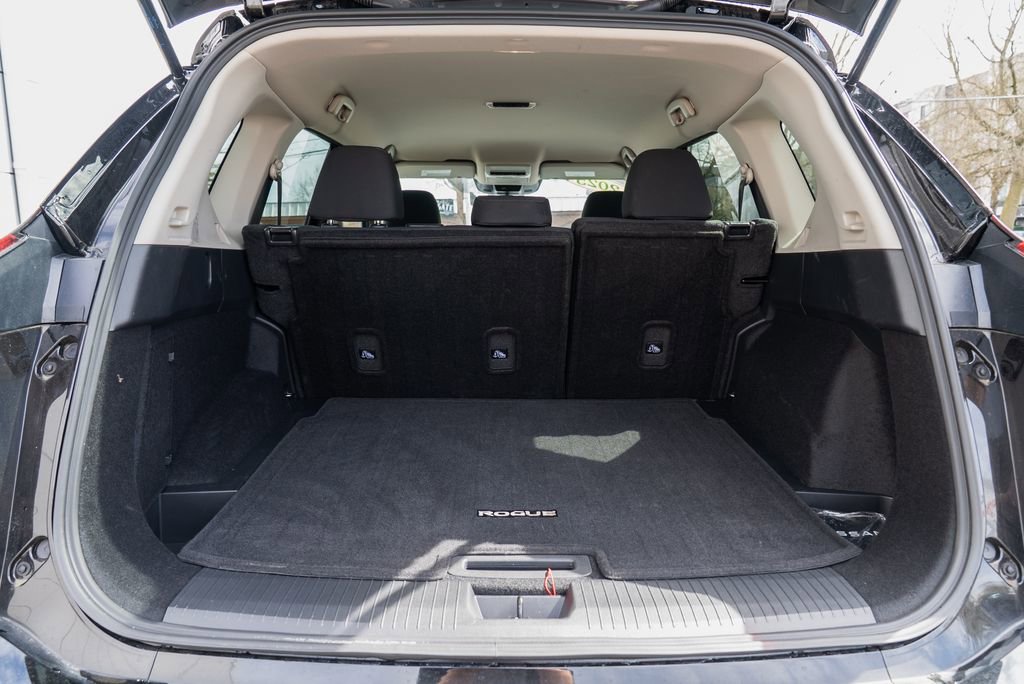 Certified 2025 Nissan Rogue S image 8