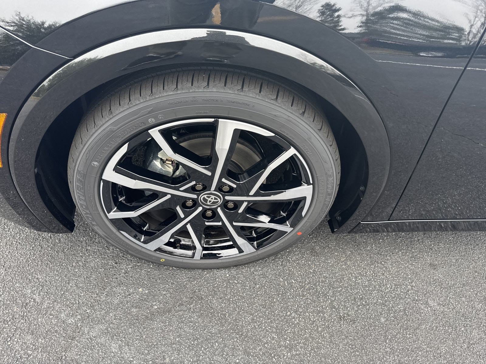 New 2024 Toyota Prius Prime FWD image 9